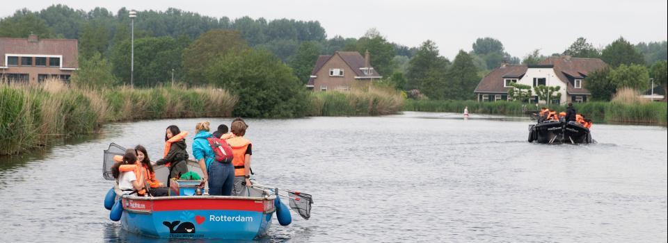 Plastic vissen tijdens de Rotte Plasticvrij EXPERIENCE